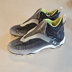 Under Armour football cleats mens 11.5